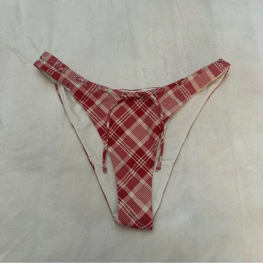New! Frankies Bikinis x Bella Hadid Dove Bikini Bottoms Size Large 38023